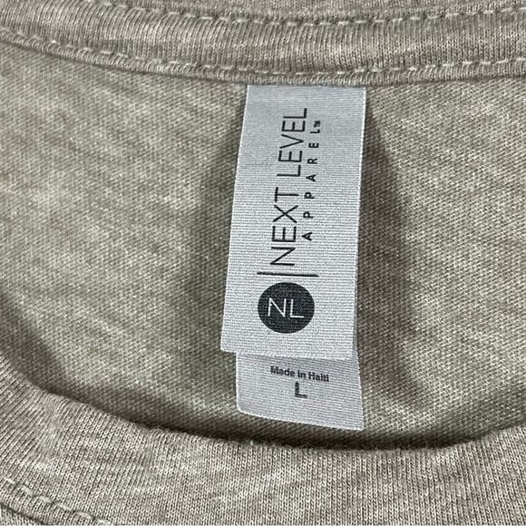 Next Level, Mom Mode Graphic T-Shirt. Size Large. In excellent condition! - Picture 4 of 5